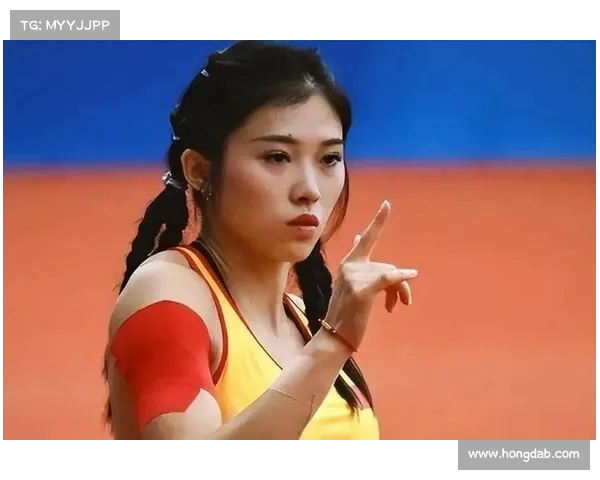 淡妆不减美丽,吴艳妮破PB后展现更强自信,甜美微笑与田径女神气场并存 淡妆不减美丽,吴艳妮破PB后展现更强自信,甜美微笑与田径女神气场并存