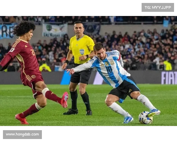 南美杯德尔瓦耶独立队主场大胜出线在望